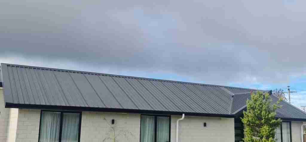 roofing specialists hamilton-min